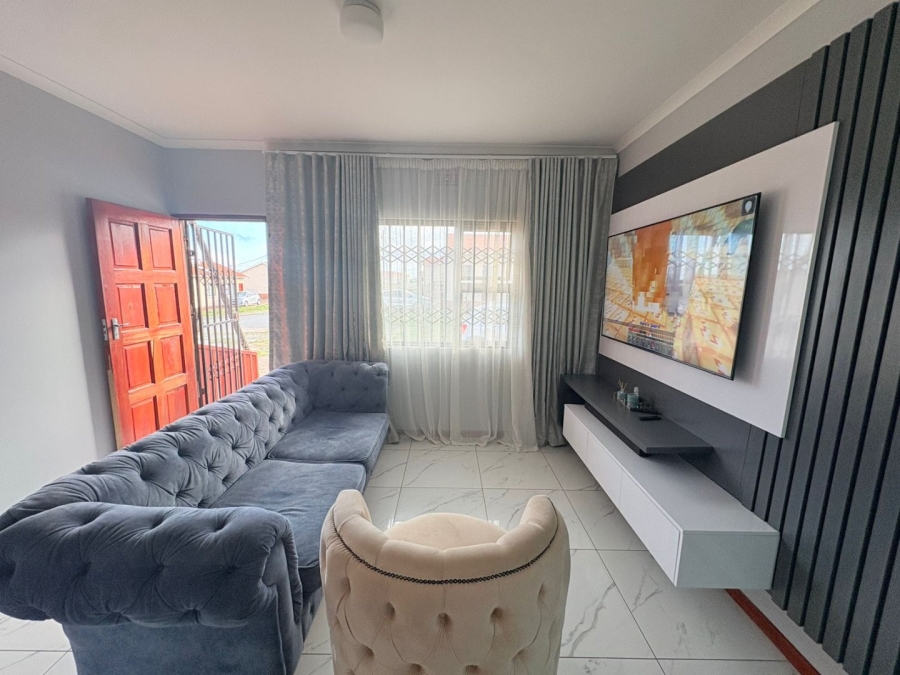  Bedroom Property for Sale in Cove Rock Eastern Cape